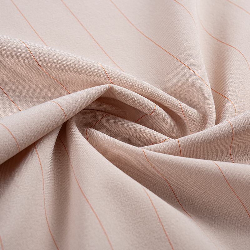 Stoff mit vertikalen Streifen aus Lurex-Rayon