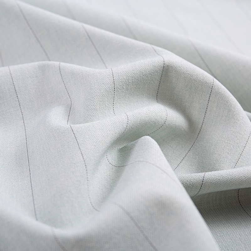 Freizeit-Seiden-Rayon-Stoff mit schmalen Streifen in Grauweiß